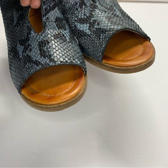 Lucky Brand Rhazy Blue Snake Skin Print Slingback Sandals Heels Size 6.5 - Picture 7 of 11